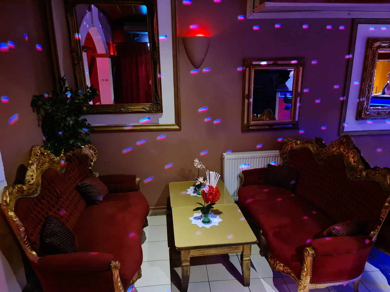 Stimmungsvoller Moment aus dem Nightclub Amore in Traiskirchen