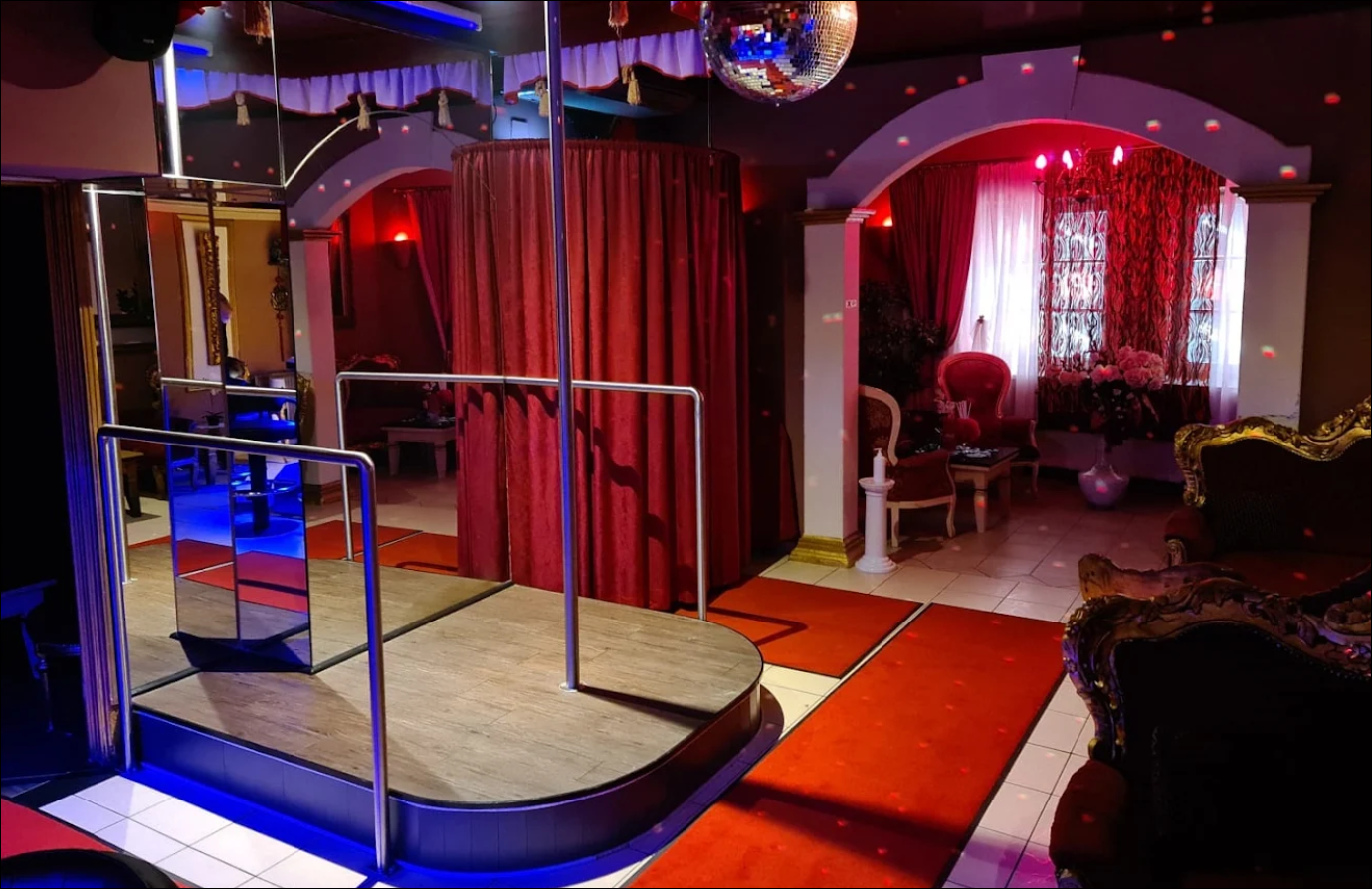 Private Show im Séparée des Nightclub Amore in Traiskirchen